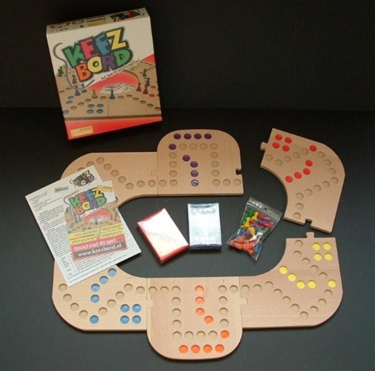 Afbeeldingen van Keez Bordspel - 4 en 6 persoons in puzzelbord