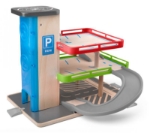 Afbeeldingen van Houten garage Woody met lift en treinbaanaansluiting