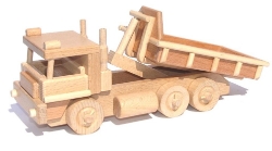 Picture of Container-vrachtauto met afzetbare container 24 cm 100% beukenhout Ceeda Cavity