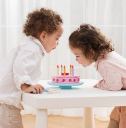 Afbeeldingen van Verjaardagstaart Aardbei met Kaarsjes - New Classic Toys