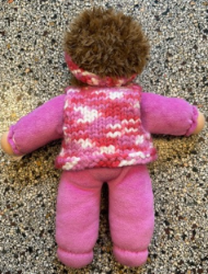 Image de SALE!!!  Pop Antroposofisch Lieselotje roze Nicky velours kort bruin haar haarband en vestje gebreid  28 cm