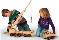 Picture of Fagus Unimog - Duurzaam Houten Auto met 2 poppetjes - 2jr+