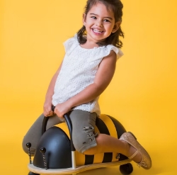 Afbeeldingen van Wheelybug Bijtje Small – loopwagen – vanaf 1 jaar