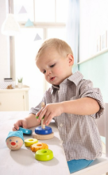 HABA Opsteekspel Stapeltoren Kasper Spelend kindje