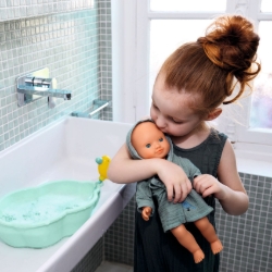 Djeco Pomea Baby Olive – Badpop 32 cm – vanaf 18 maanden